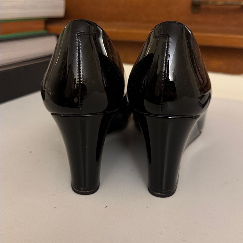 Kate Spade Black Patent Bowdie Wedges - Picture 2 of 5